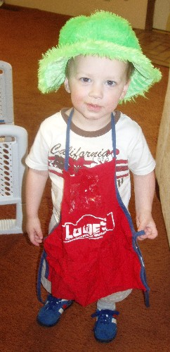 hayden is a weirdo: apron and hat